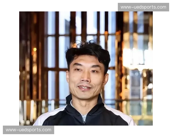 青岛西海岸场均失球近三粒 郑智执教首秀遭遇防线崩塌